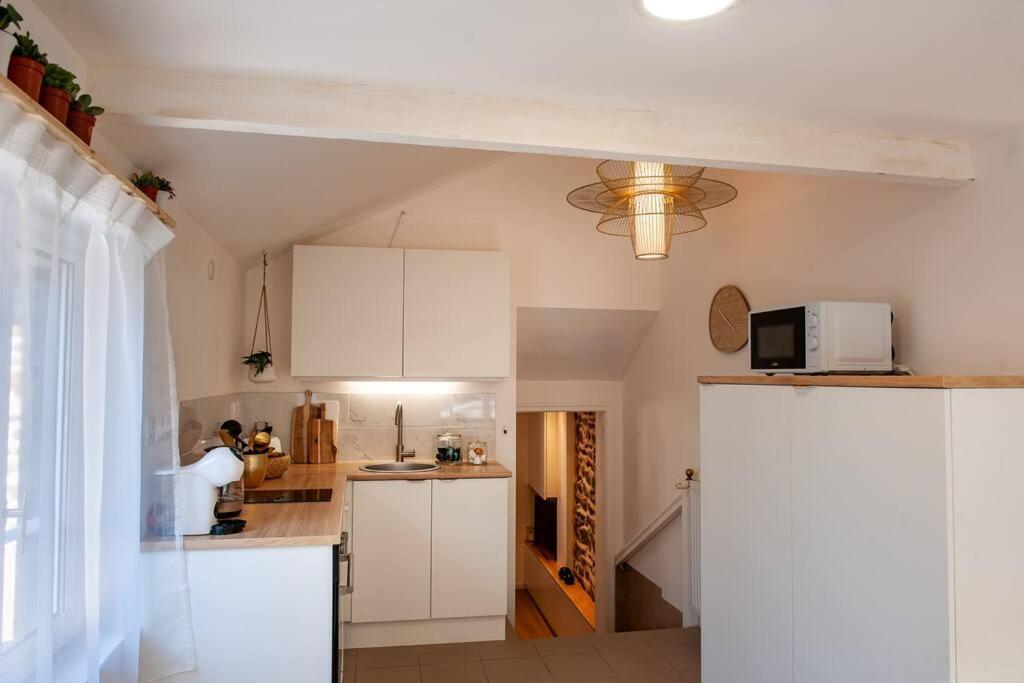 Le Cocoon - Appartement Dans Maison Du Xviieme Siecle Fougeres Exterior foto