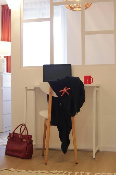 Le Cocoon - Appartement Dans Maison Du Xviieme Siecle Fougeres Exterior foto